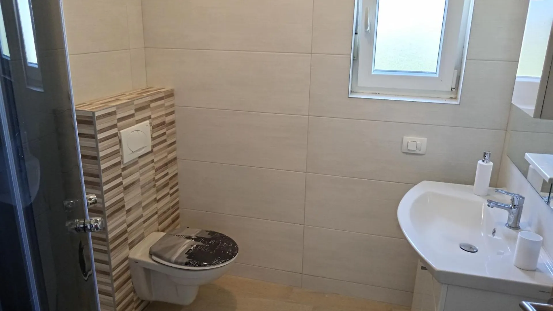 Holiday House Fazana Apartment 0*,
